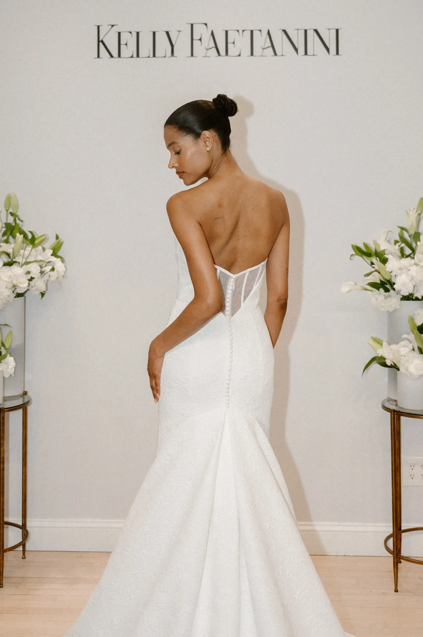 The Difference Between a Fit and Flare and a Mermaid Wedding Dress Image