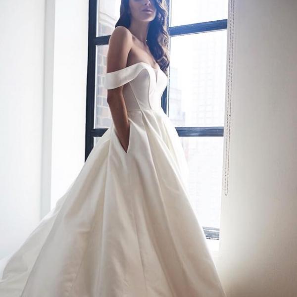 What It Means To Be A Kelly Bride. Desktop Image