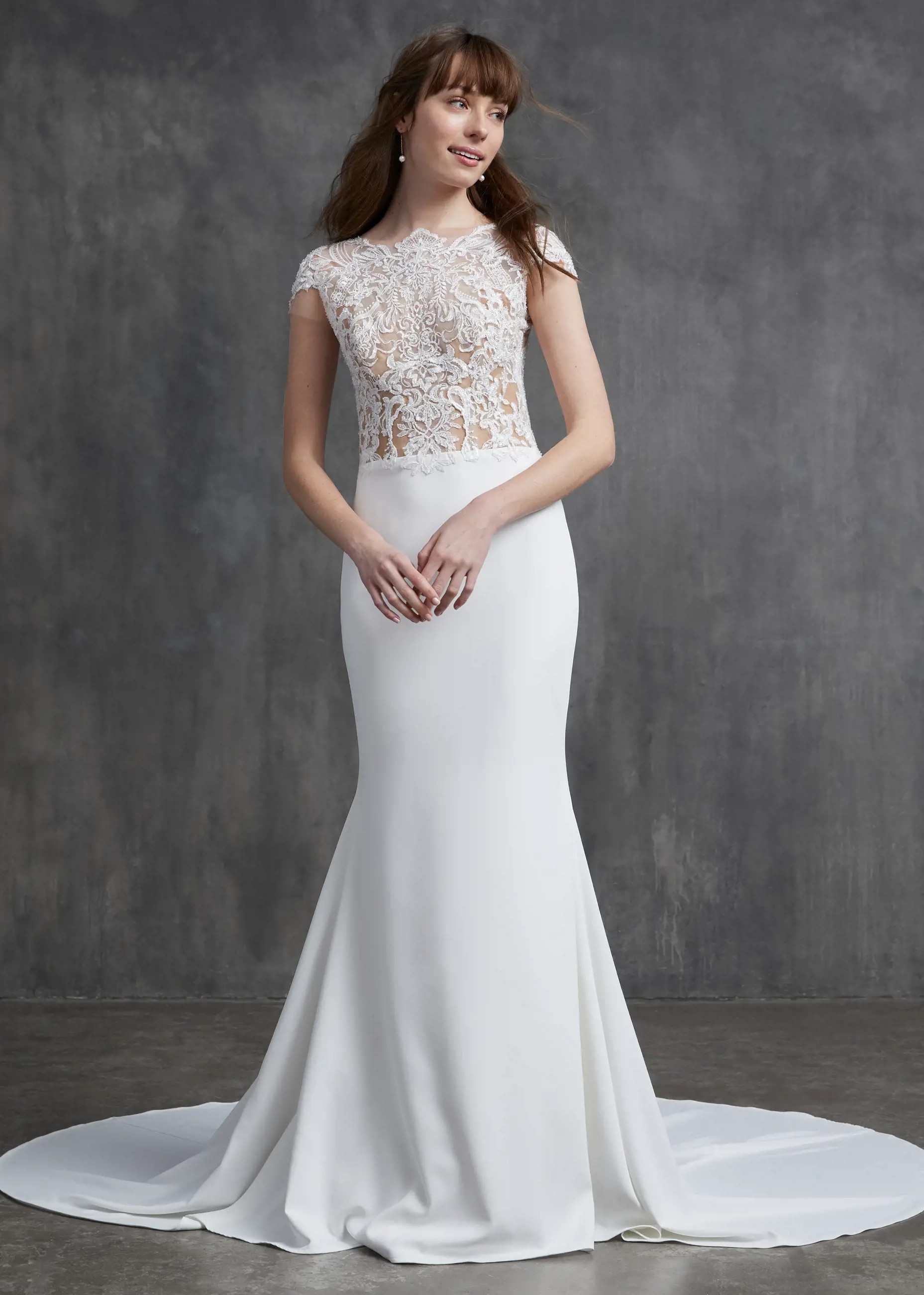 7 BEST SHORT SLEEVE WEDDING DRESSES OF 2020